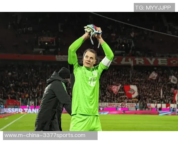 诺伊尔重伤缺席整个赛季拜仁紧急求助德赫亚救火